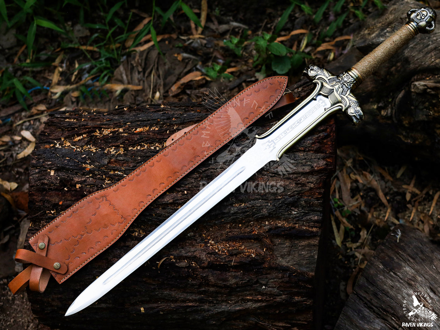Designed for collectors, fantasy lovers, and sword enthusiasts, this masterpiece features a high-carbon steel blade