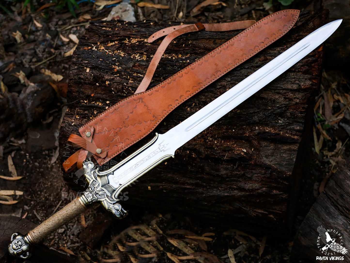 Designed for collectors, fantasy lovers, and sword enthusiasts, this masterpiece features a high-carbon steel blade